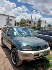 Toyota RAV4 Automatic 2000 Green for sale