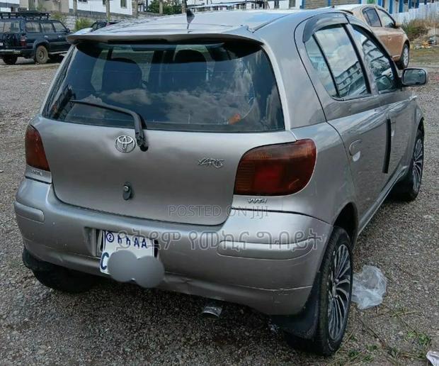 Toyota Vitz 2003 Silver
