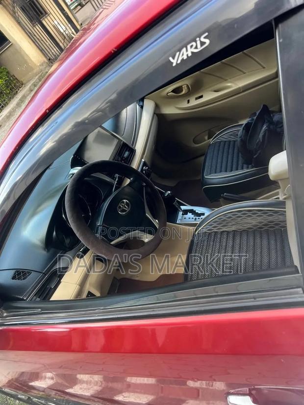 Toyota Yaris 2014 Red