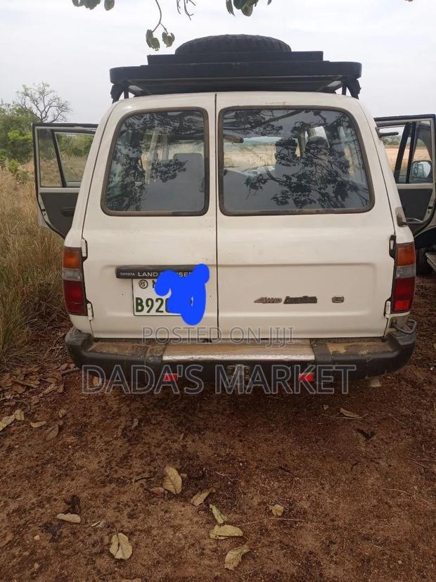 Toyota Land Cruiser 1993 White