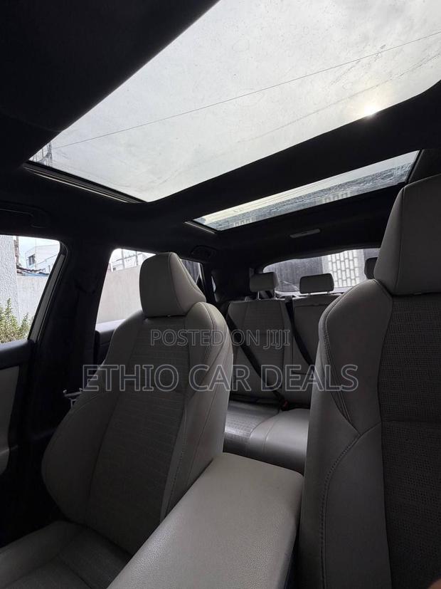 Toyota bZ4X 2024 Gray
