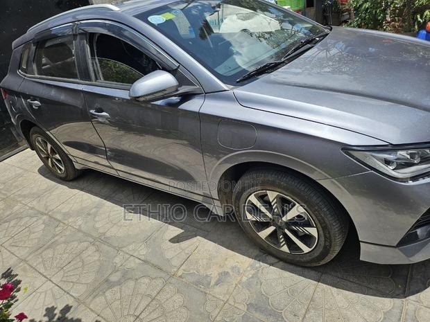 BYD E2 43 kWh 94 hp FWD 2025 Gray