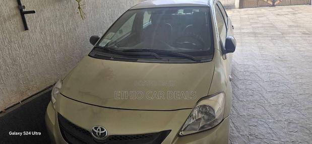 Toyota Yaris 2006 Gold