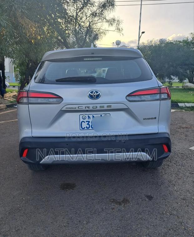 Toyota Corolla Hybrid 2023 White