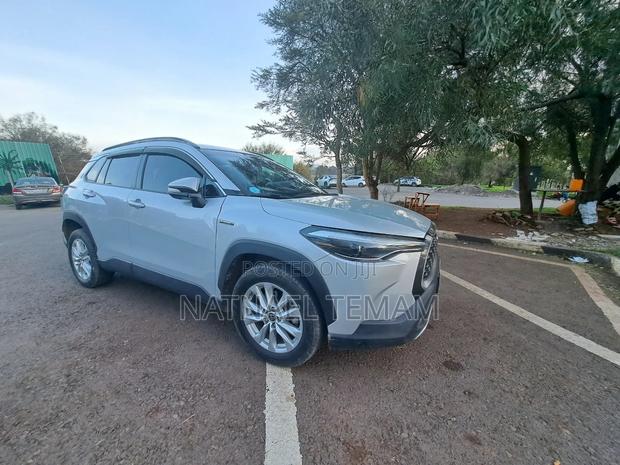 Toyota Corolla Hybrid 2023 White