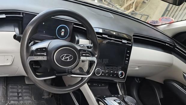 Hyundai Tucson 2022 Brown