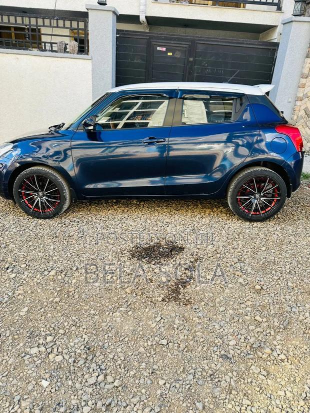 Suzuki Swift 2022 Blue