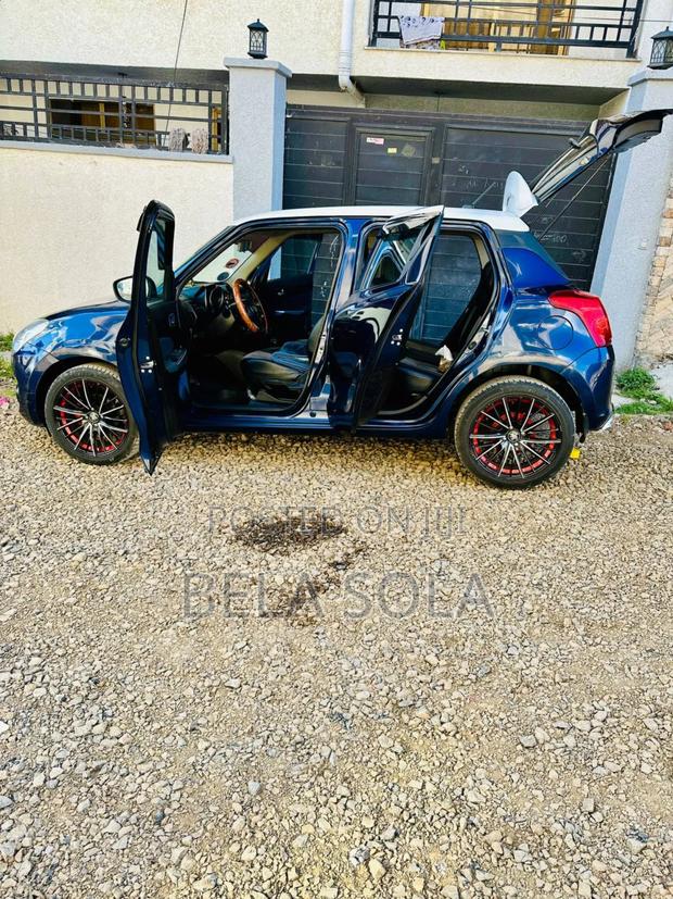 Suzuki Swift 2022 Blue