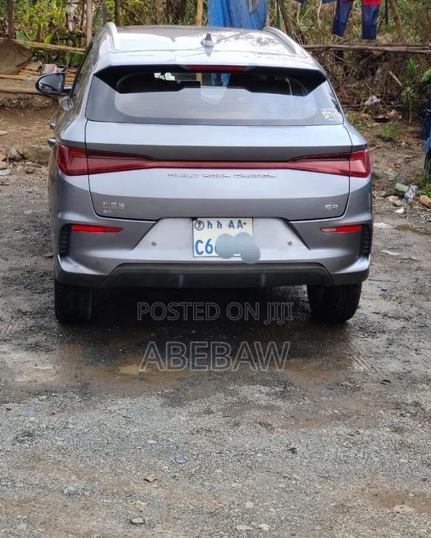 BYD E2 43 kWh 94 hp FWD 2024 Gray