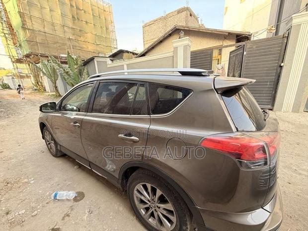 Toyota RAV4 2016