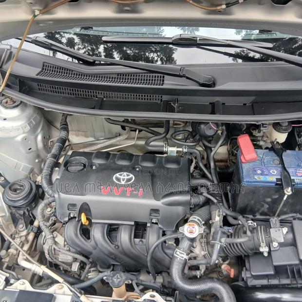Toyota Yaris 2014 Silver