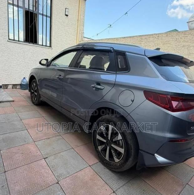 BYD E2 43 kWh 94 hp FWD 2024