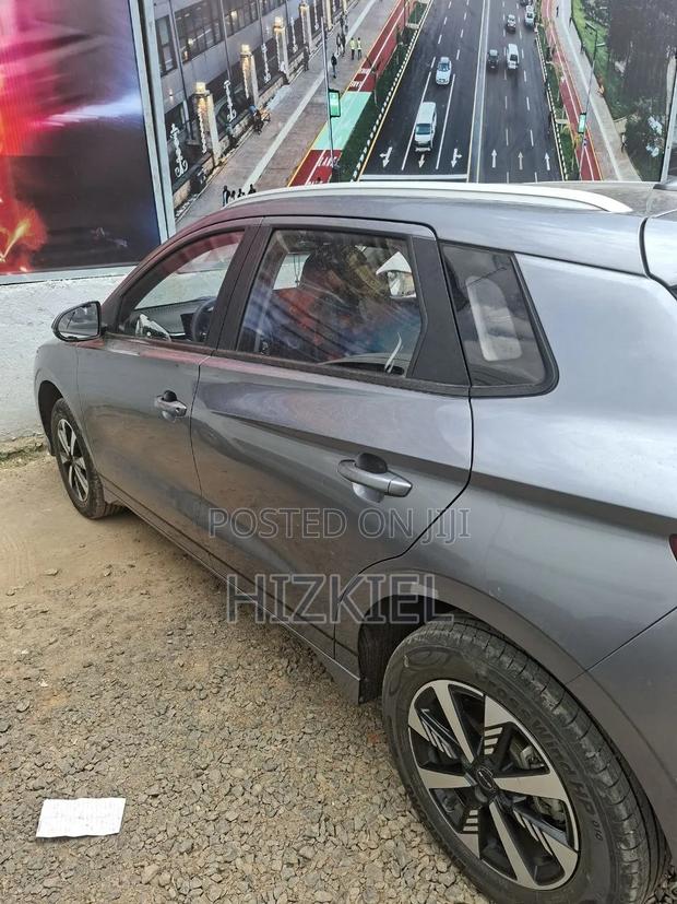 BYD E2 43 kWh 94 hp FWD 2024 Gray