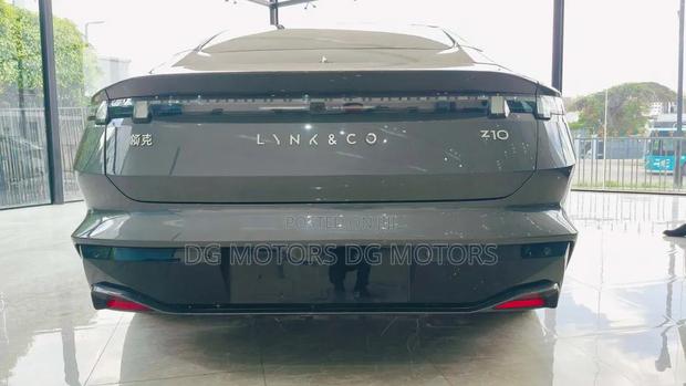 New Lynk & Co Z10 2025 Black