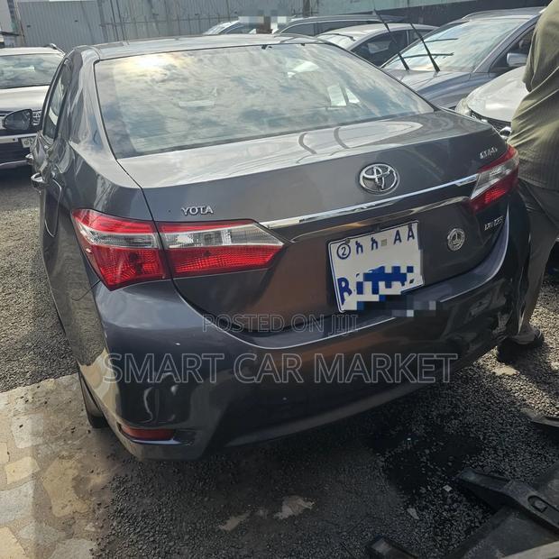 Toyota Corolla 2016 Gray