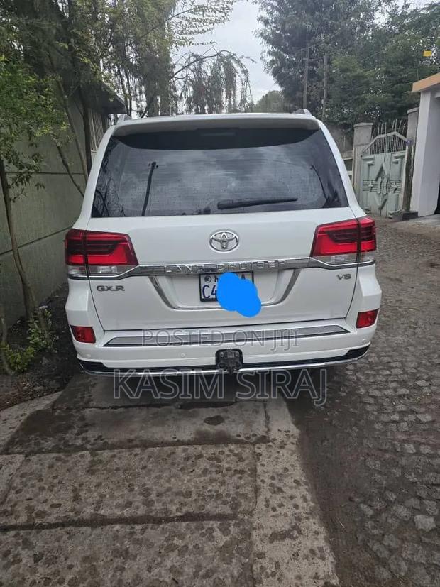 Toyota Land Cruiser 3.3 Diesel 4WD 2021 White