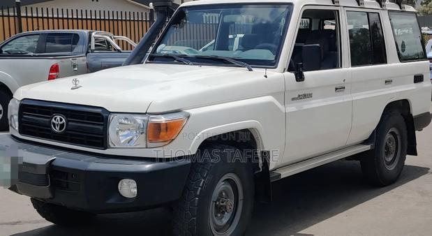 Toyota Land Cruiser 2019 White