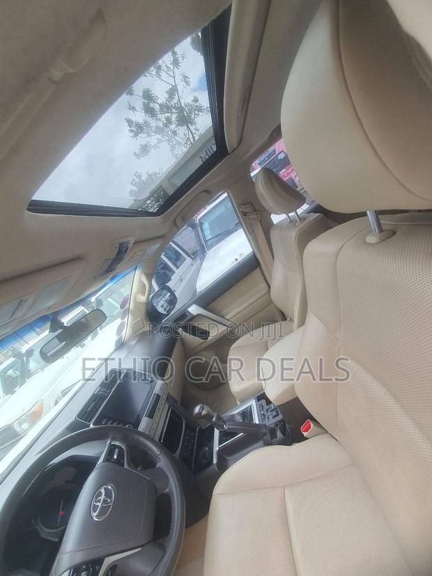 Toyota Land Cruiser Prado 2022 White