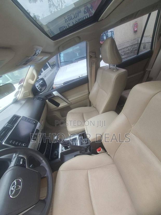 Toyota Land Cruiser Prado 2022 White