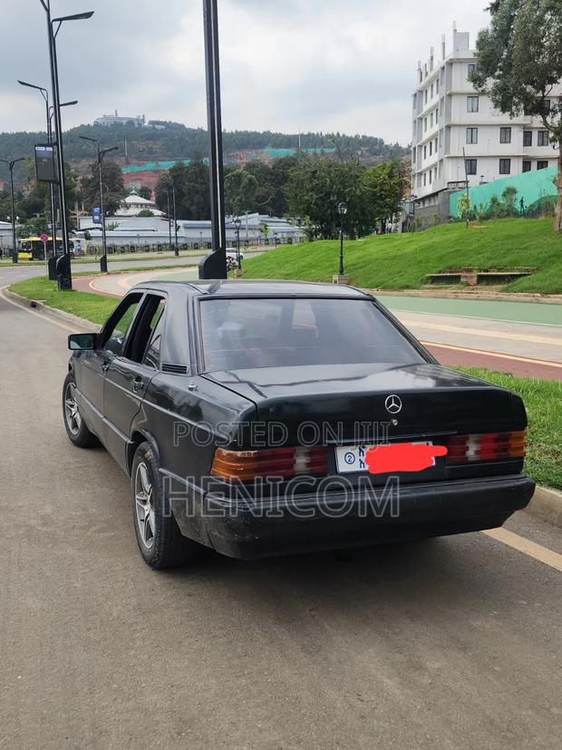 Mercedes-Benz 190E 1990 Black
