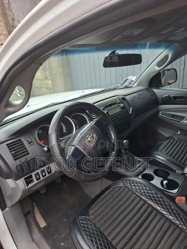 Toyota Tacoma 2012 White