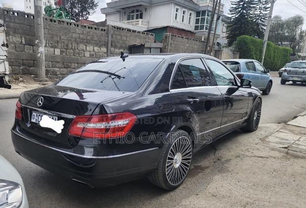 Mercedes-Benz E200 2013 Black
