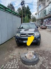 Toyota Hilux 2.5 D-4D 4X4 SRX 2011 Gray for sale
