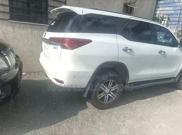 Toyota Fortuner 2022 White