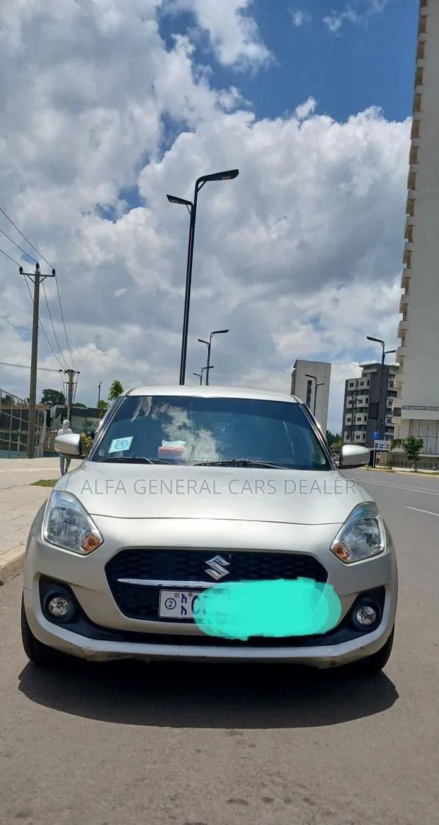 Suzuki Swift 2022 Silver