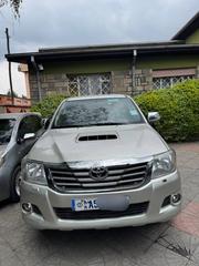 Toyota Hilux 3.0 D-4D 4x4 2013 Gold for sale