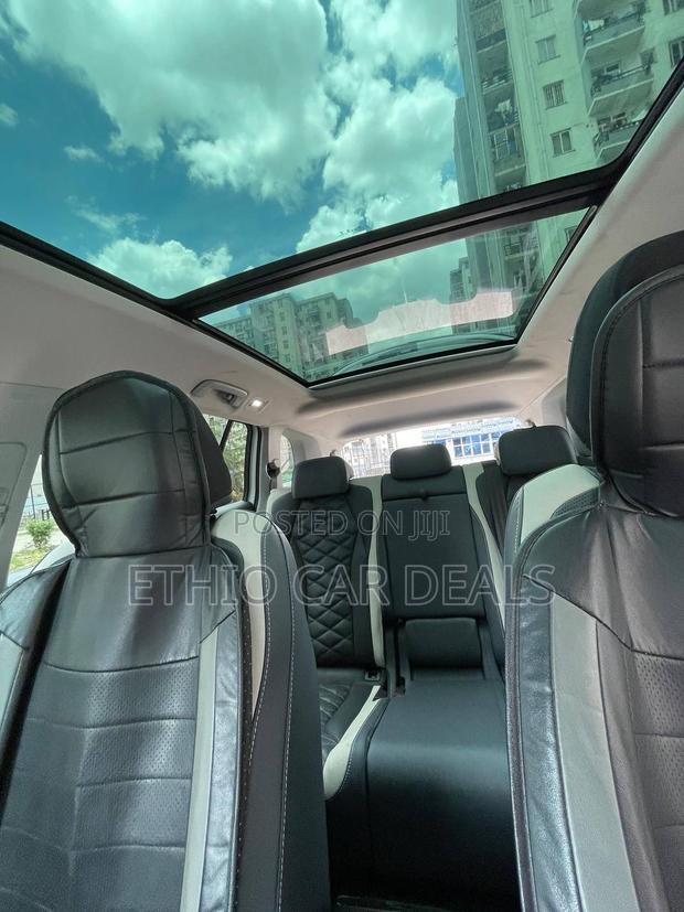 Volkswagen ID.6 2024 White