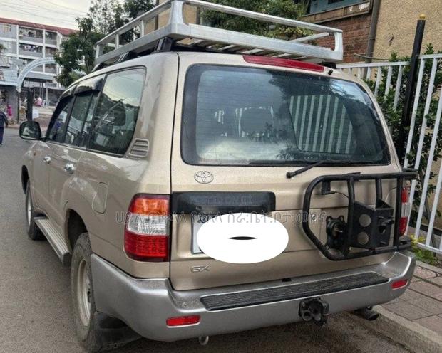 Toyota Land Cruiser 2007 Gold