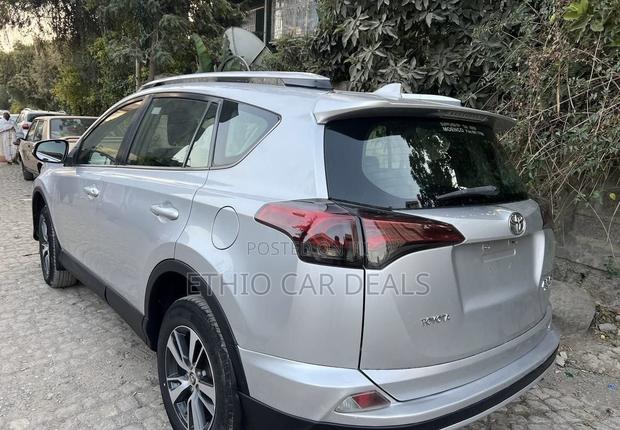 Toyota RAV4 2016 Silver