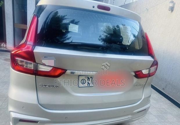 Suzuki Ertiga 2021 Silver