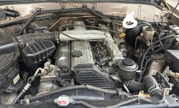 Toyota Land Cruiser 2006 White