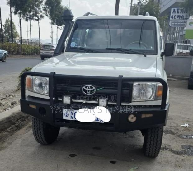 Toyota Land Cruiser 2020 White