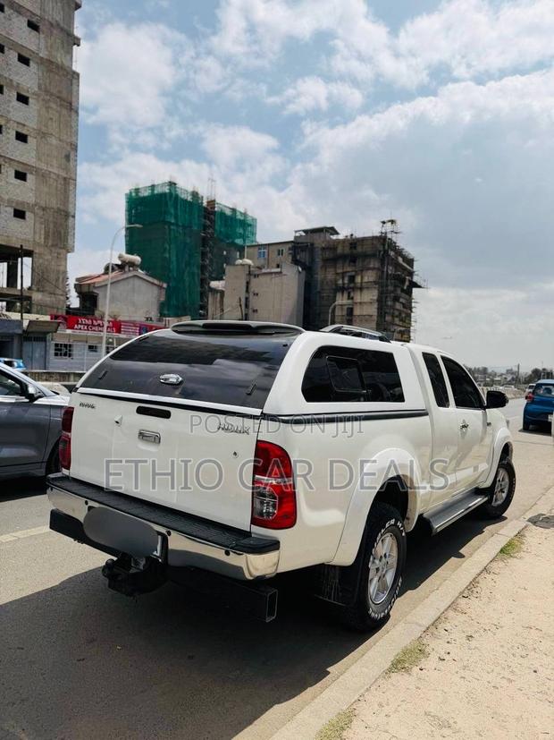 Toyota Hilux 3.0 D-4D 4x4 2013 White