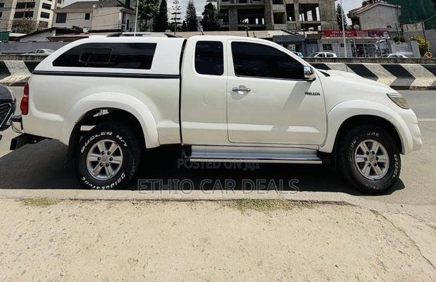 Toyota Hilux 3.0 D-4D 4x4 2013 White