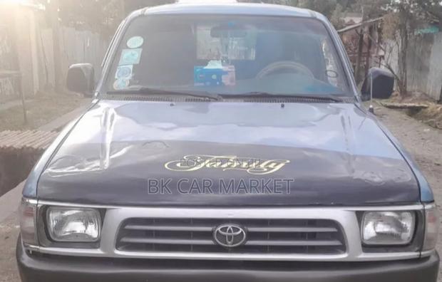 Toyota Hilux 1998 Blue
