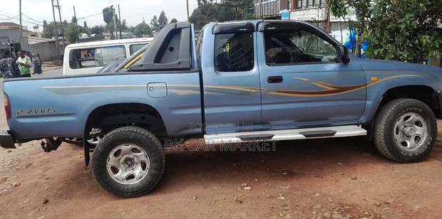 Toyota Hilux 1998 Blue