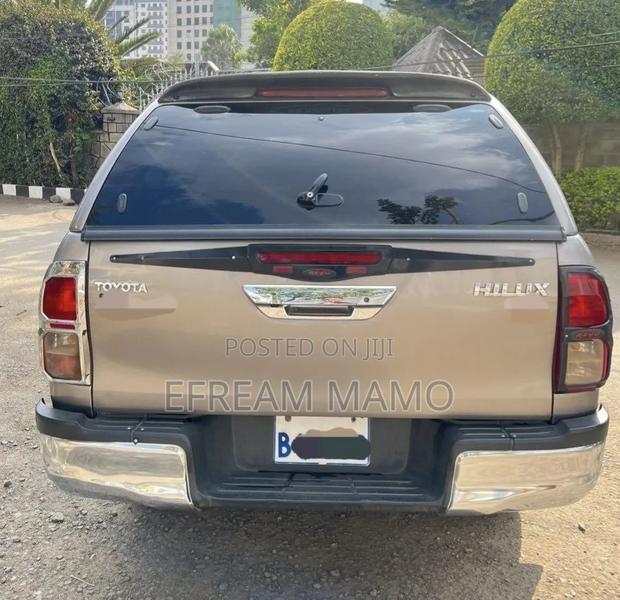 Toyota Hilux 2019 Silver