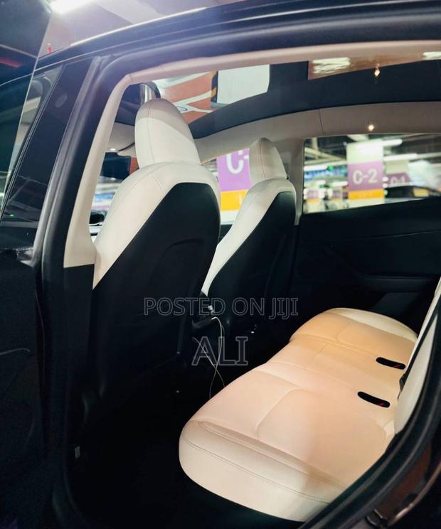 Tesla Model Y 2024 Black