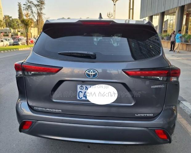 Toyota Highlander Hybrid 2023 Gray