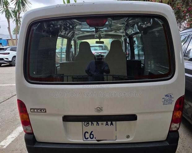 Suzuki Eeco 2024 White