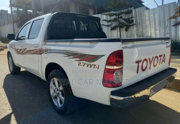 Toyota Hilux 2014 White