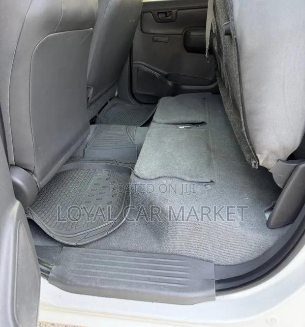 Toyota Hilux 2014 White