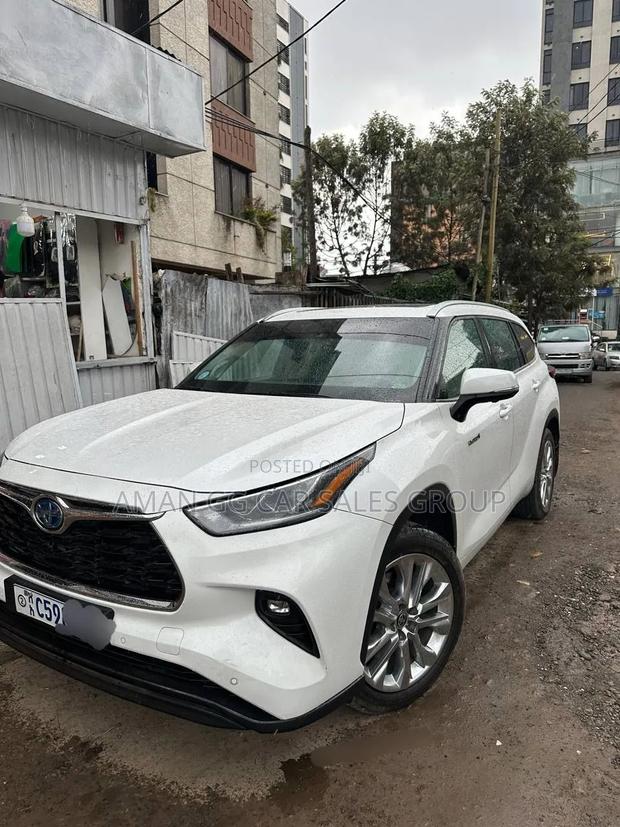 Toyota Highlander Hybrid 2023 White