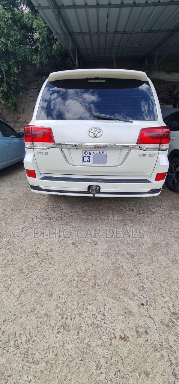 Toyota Land Cruiser 5.7 V8 VX-S 2020 White