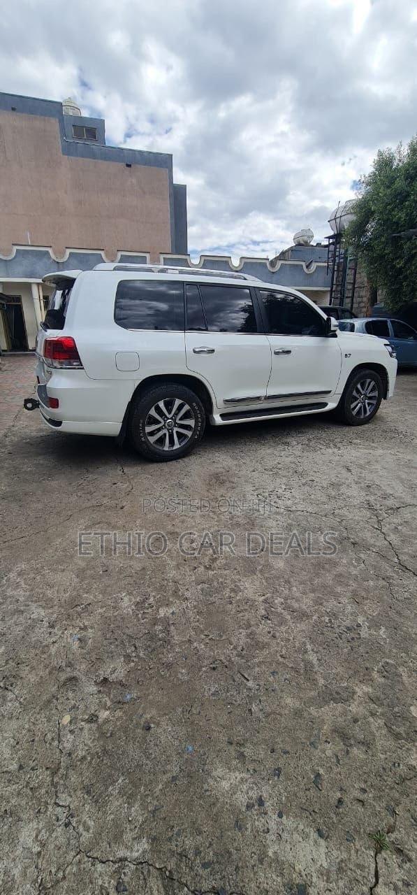 Toyota Land Cruiser 5.7 V8 VX-S 2020 White