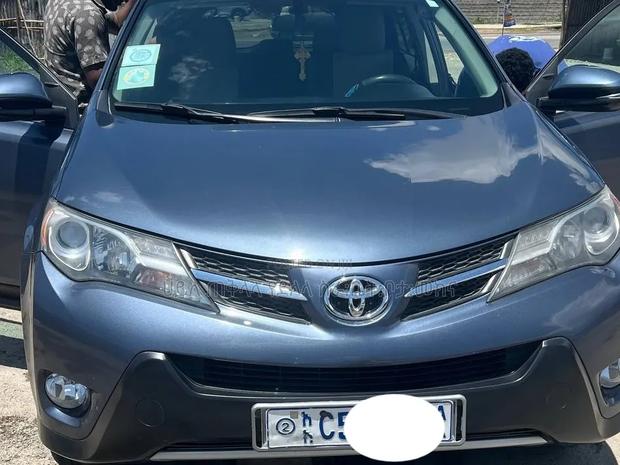 Toyota RAV4 2015 Blue